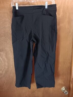Jenna Rose Black Pull-On Capri Straight Leg Pants